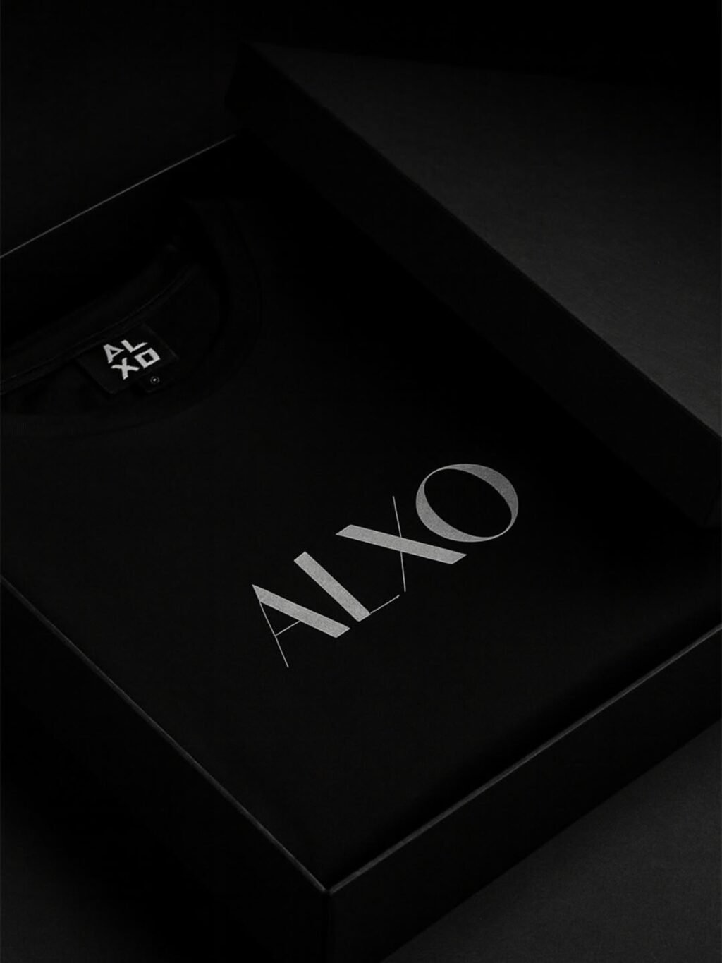 Instagram post from alxo.shop. This post is in position 1.